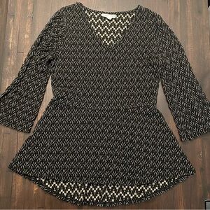 Dana Buchman Black and Cream Patterned Blouse